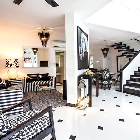 Four On Drupadi Villa Seminyak  Exterior photo