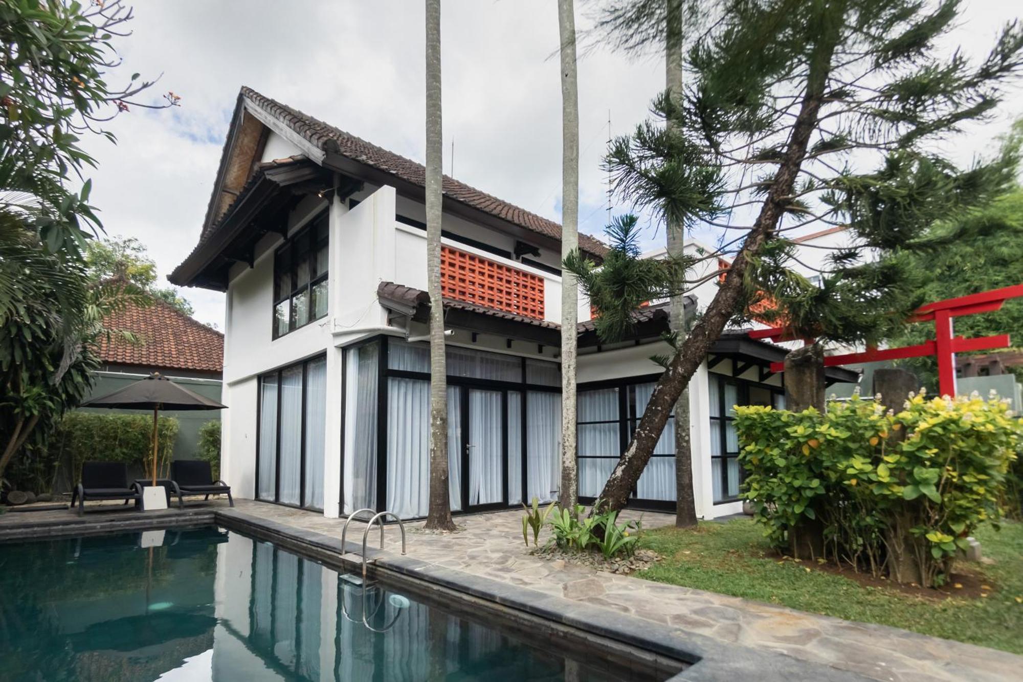 Four On Drupadi Villa Seminyak  Exterior photo