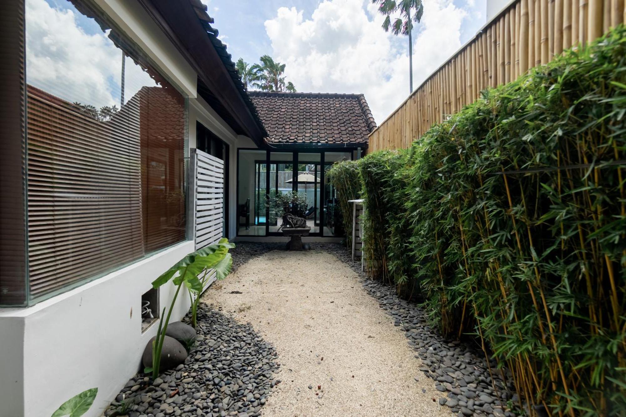 Four On Drupadi Villa Seminyak  Exterior photo